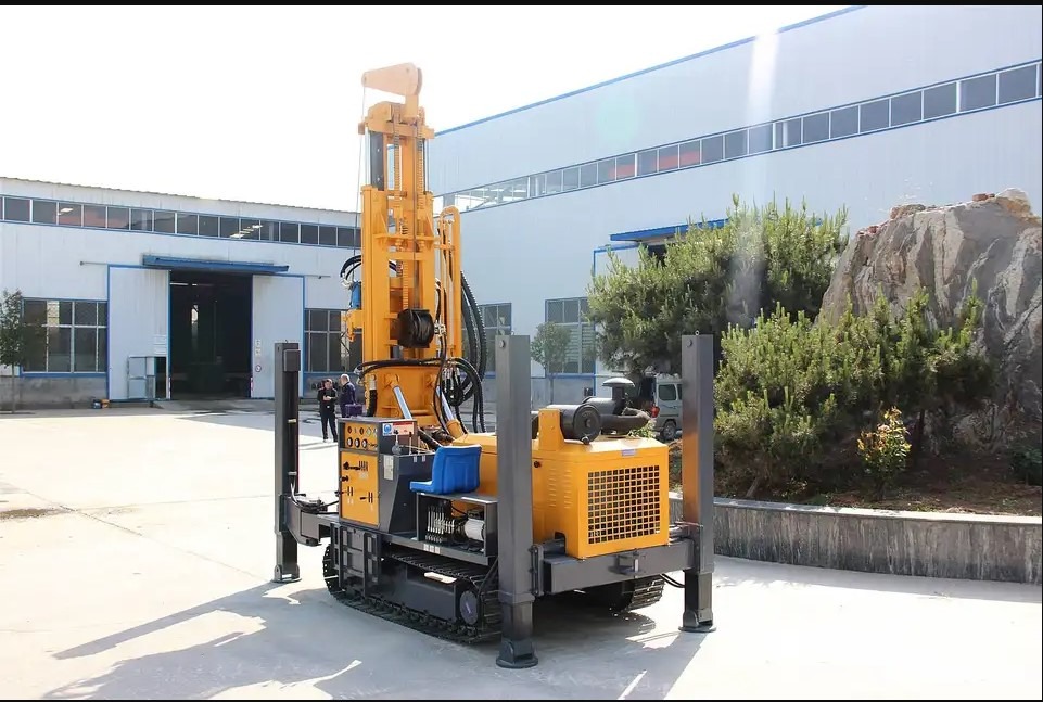 Portable hydraulic water well drill machine